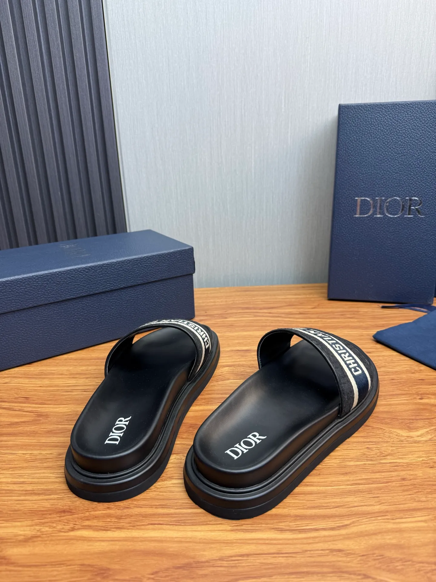 Men's shoes 260💰 Dior. Men's slippers🩴Official website 1:1 production 38-45 size 45 46 🉑️Customized original material shipped✅